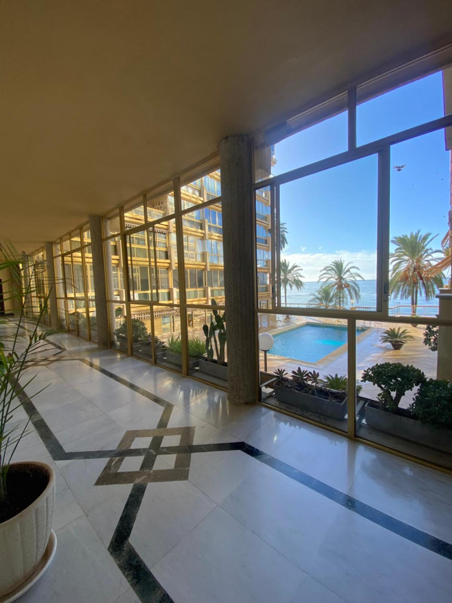 Marbella Beachfront Edificio Mayoral Primera Linea De Playa Y Centro Ciudad Con Barco Opcional Экстерьер фото