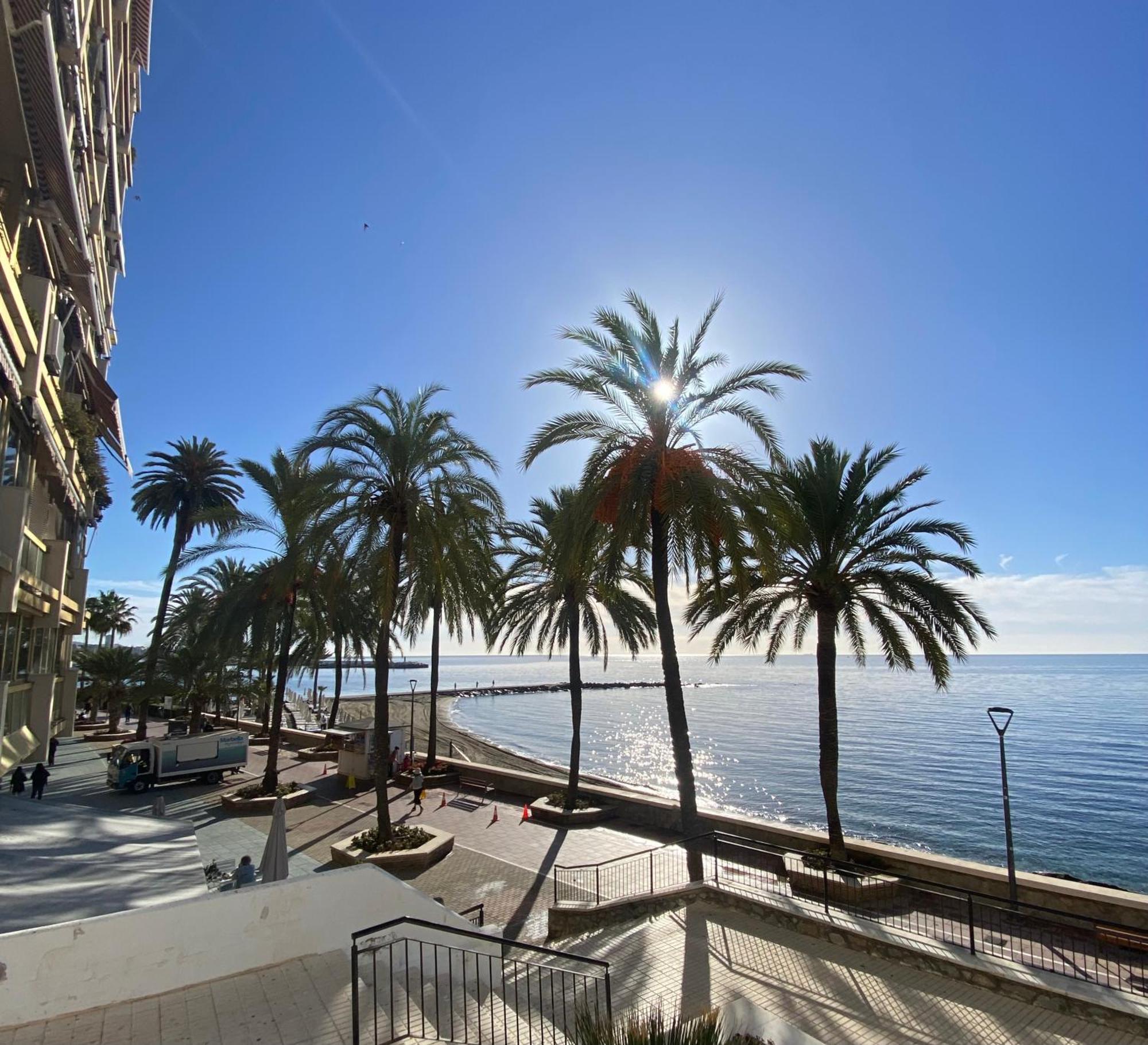 Marbella Beachfront Edificio Mayoral Primera Linea De Playa Y Centro Ciudad Con Barco Opcional Экстерьер фото
