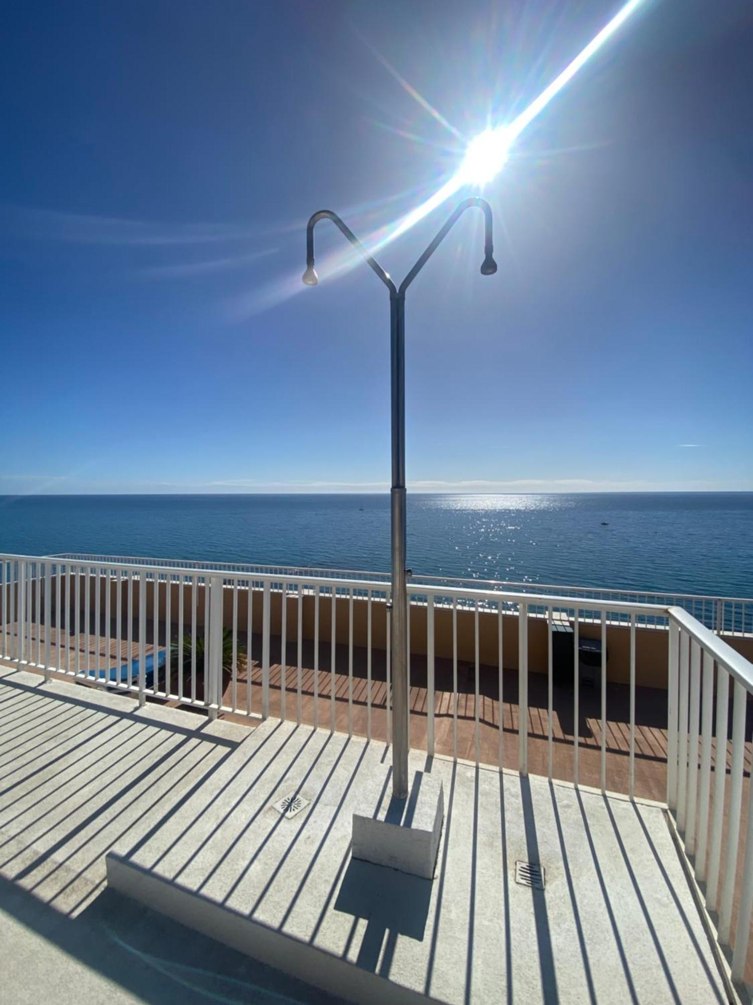 Marbella Beachfront Edificio Mayoral Primera Linea De Playa Y Centro Ciudad Con Barco Opcional Экстерьер фото