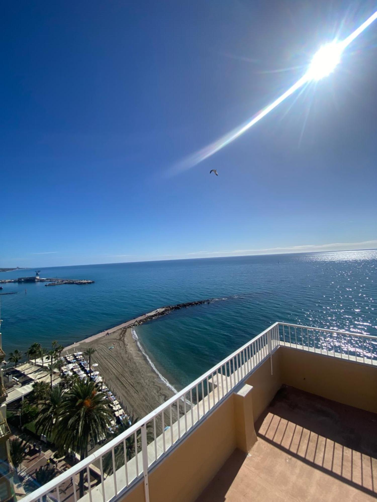 Marbella Beachfront Edificio Mayoral Primera Linea De Playa Y Centro Ciudad Con Barco Opcional Экстерьер фото