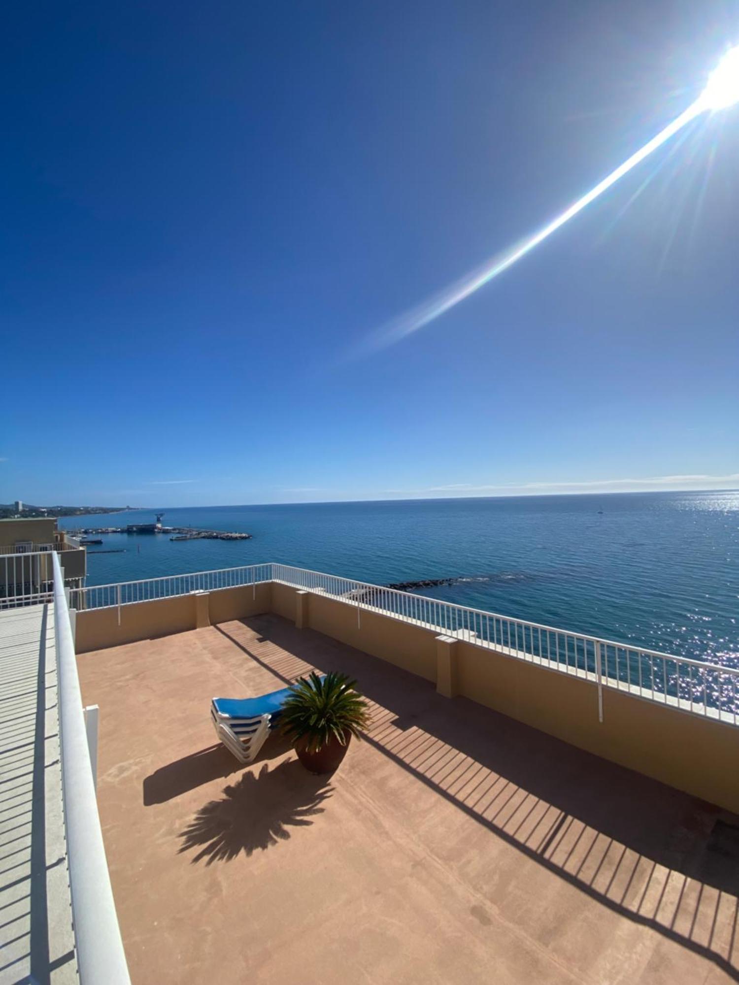 Marbella Beachfront Edificio Mayoral Primera Linea De Playa Y Centro Ciudad Con Barco Opcional Экстерьер фото