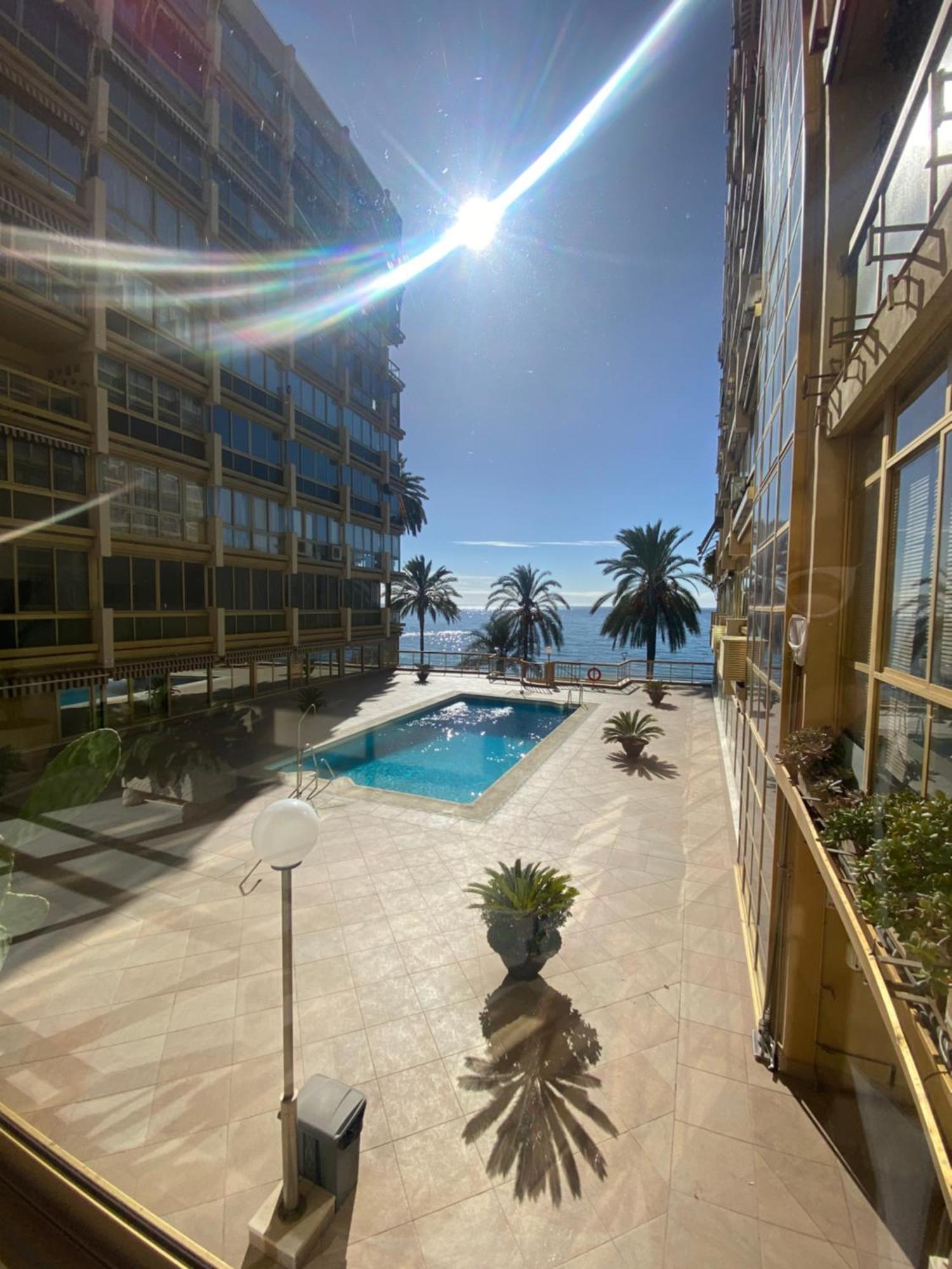 Marbella Beachfront Edificio Mayoral Primera Linea De Playa Y Centro Ciudad Con Barco Opcional Экстерьер фото